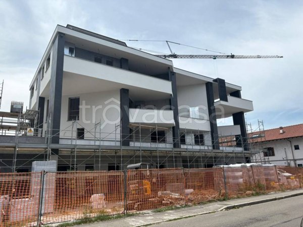 appartamento in vendita a Gallarate in zona Sciarè