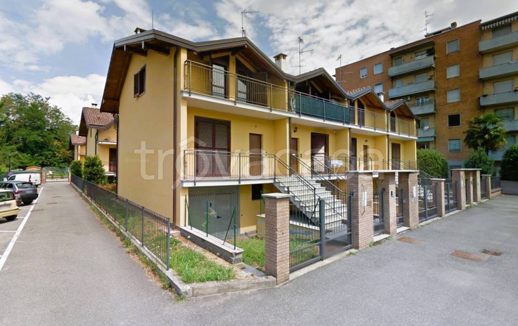 casa indipendente in vendita a Gallarate