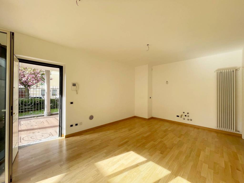 appartamento in vendita a Gallarate in zona Crenna