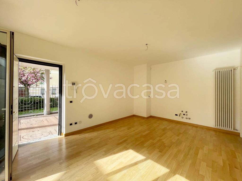 appartamento in vendita a Gallarate in zona Crenna