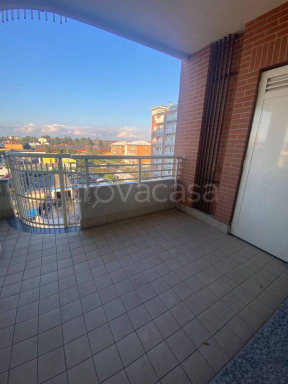 appartamento in vendita a Gallarate in zona Cascinetta