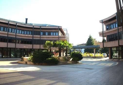 ufficio in vendita a Gallarate in zona Moriggia