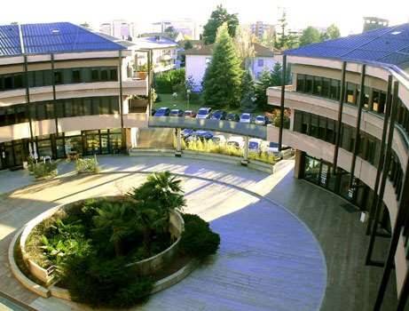 ufficio in vendita a Gallarate in zona Moriggia