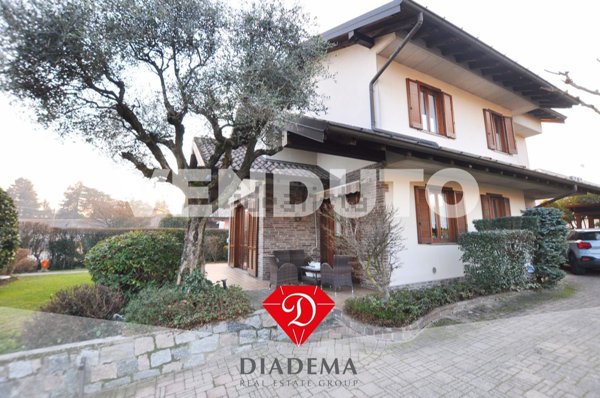 casa indipendente in vendita a Gallarate