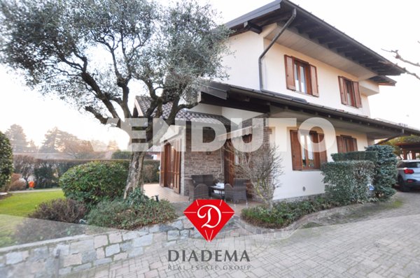 casa indipendente in vendita a Gallarate