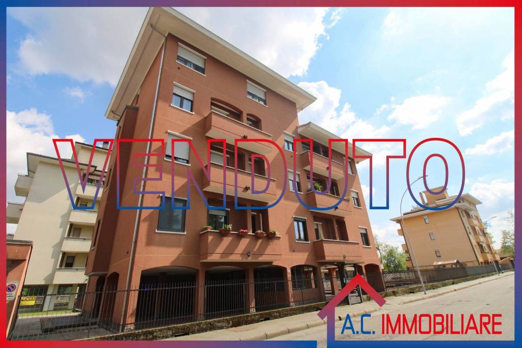 appartamento in vendita a Gallarate in zona Moriggia
