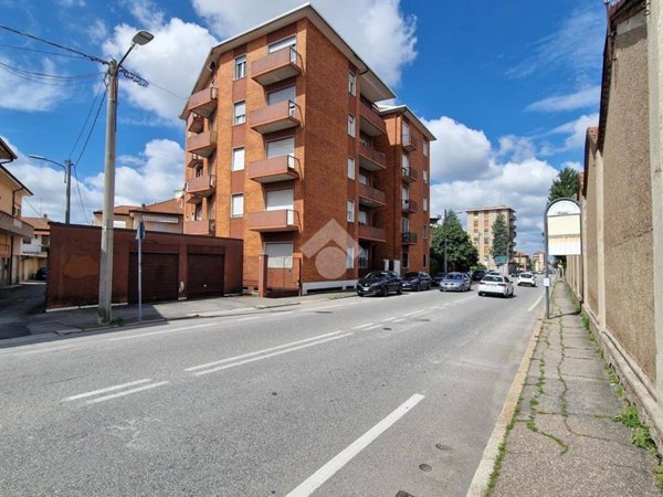 appartamento in vendita a Gallarate in zona Arnate