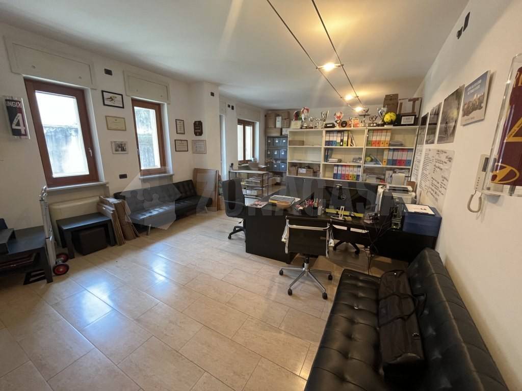ufficio in vendita a Gallarate