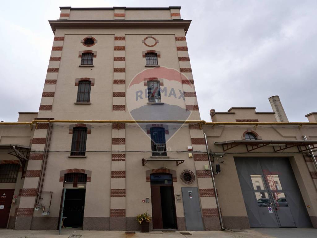 ufficio in vendita a Gallarate in zona Arnate