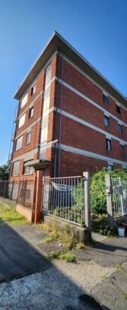 intera palazzina in vendita a Gallarate in zona Sciarè