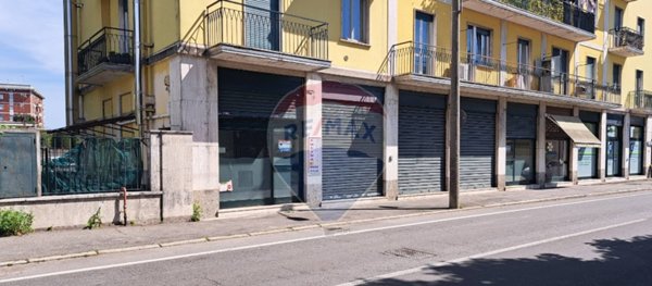 negozio in vendita a Gallarate in zona Moriggia