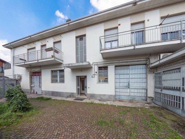 intera palazzina in vendita a Gallarate in zona Sciarè