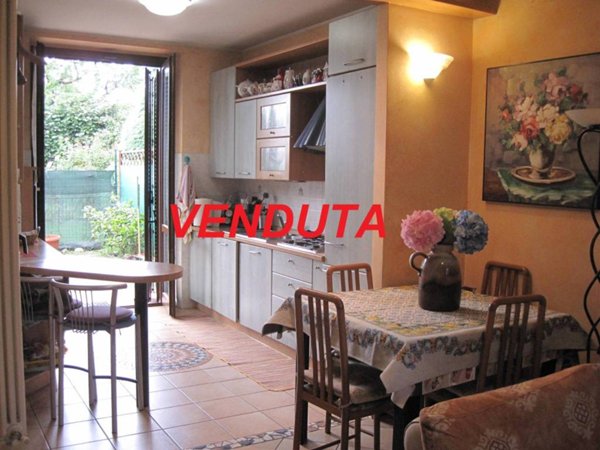 casa indipendente in vendita a Gallarate in zona Cascinetta