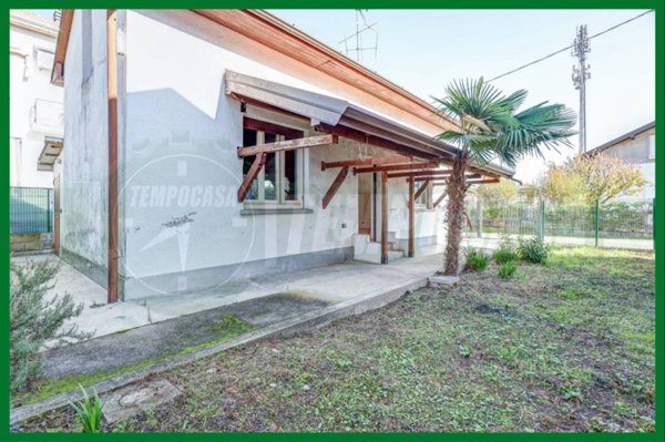 casa indipendente in vendita a Gallarate in zona Ronchi