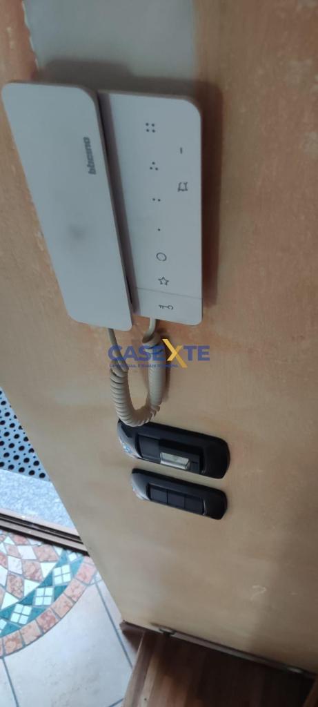 casa indipendente in vendita a Gallarate in zona Crenna