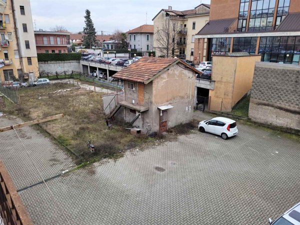 casa indipendente in vendita a Gallarate