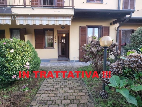 casa indipendente in vendita a Gallarate in zona Crenna