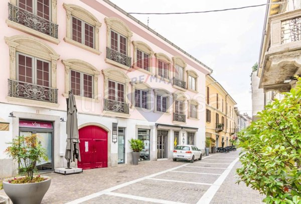 casa indipendente in vendita a Gallarate