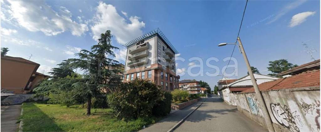 appartamento in vendita a Gallarate in zona Sciarè