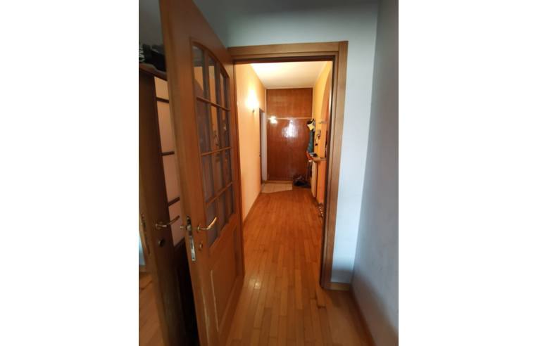 appartamento in vendita a Gallarate in zona Sciarè