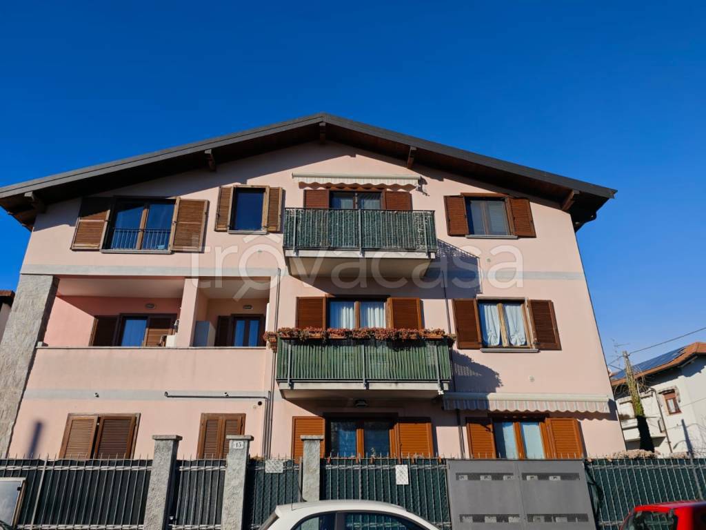 appartamento in vendita a Gallarate in zona Cascinetta