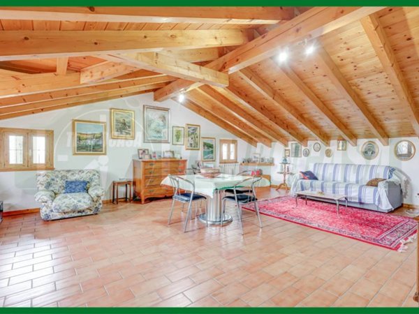 appartamento in vendita a Gallarate in zona Crenna