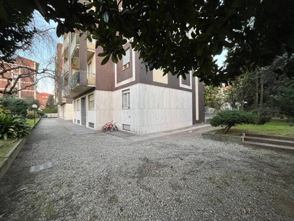 appartamento in vendita a Gallarate in zona Arnate
