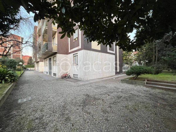 appartamento in vendita a Gallarate in zona Arnate