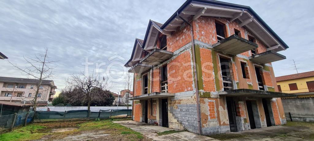appartamento in vendita a Gallarate in zona Ronchi