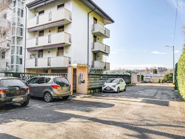 appartamento in vendita a Gallarate in zona Cascinetta