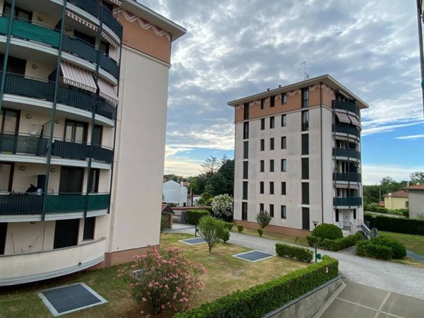 intera palazzina in vendita a Gallarate in zona Sciarè