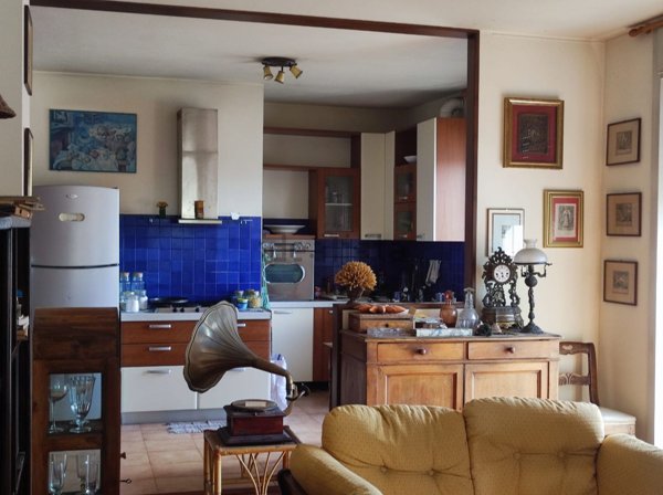 appartamento in vendita a Gallarate in zona Arnate