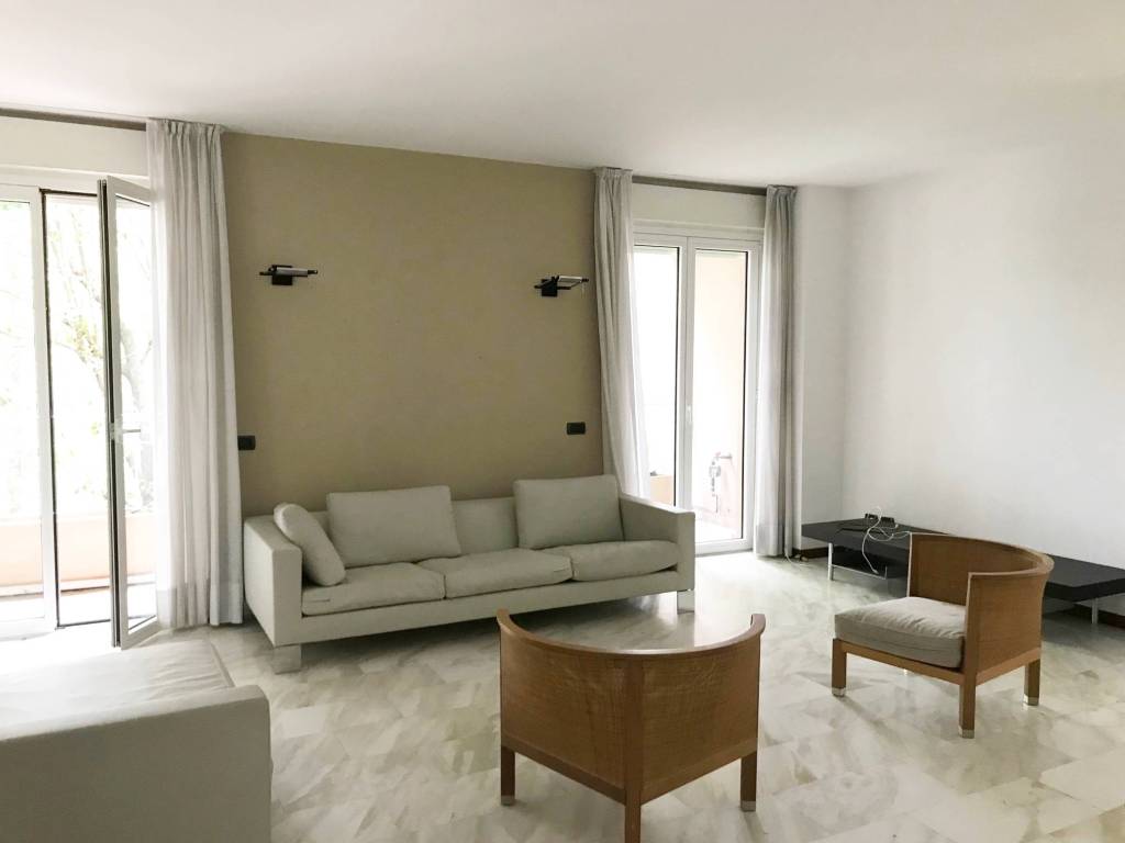 appartamento in vendita a Gallarate in zona Crenna