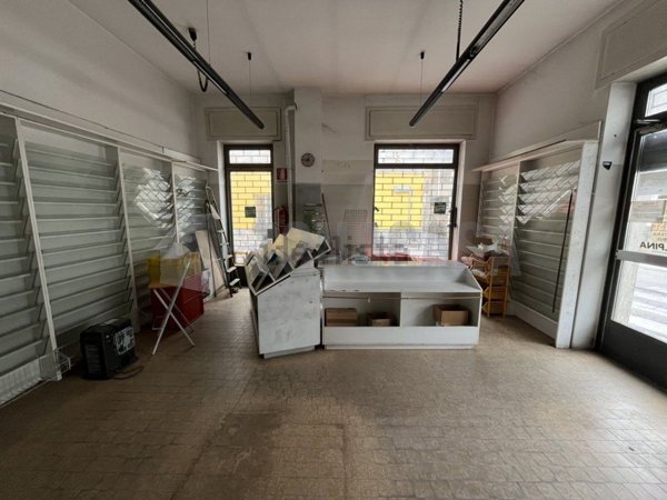locale commerciale in vendita a Gallarate
