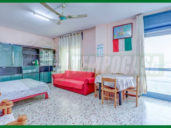 appartamento in vendita a Gallarate in zona Arnate