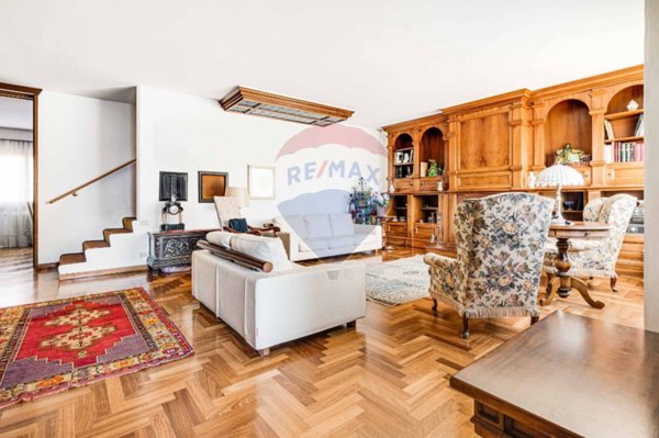 appartamento in vendita a Gallarate in zona Crenna