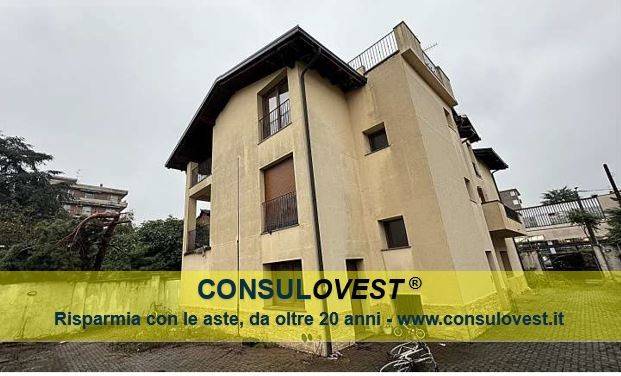 ufficio in vendita a Gallarate in zona Sciarè