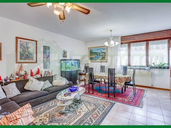 appartamento in vendita a Gallarate in zona Arnate