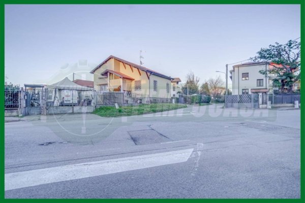 casa indipendente in vendita a Gallarate