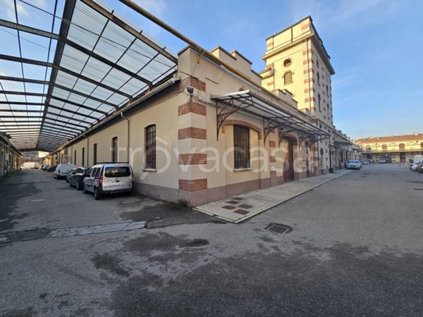 locale commerciale in vendita a Gallarate in zona Arnate