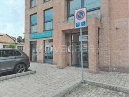 negozio in vendita a Gallarate in zona Sciarè