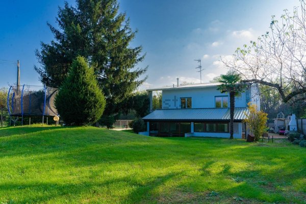 casa indipendente in vendita a Gallarate