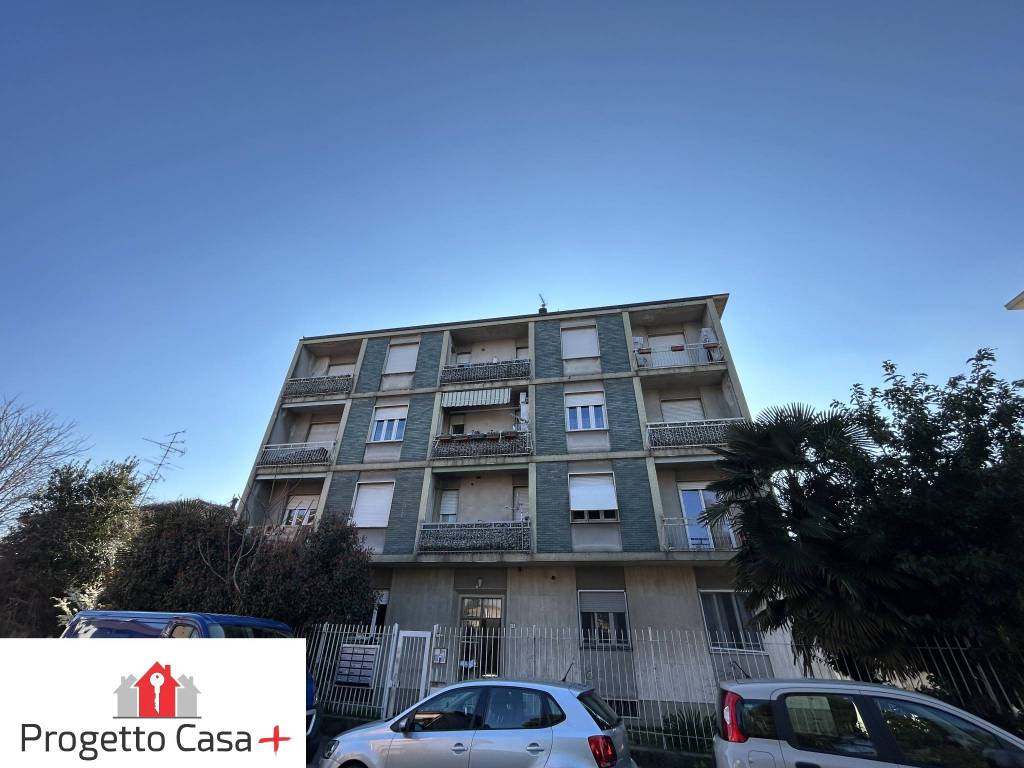 appartamento in vendita a Gallarate in zona Cascinetta