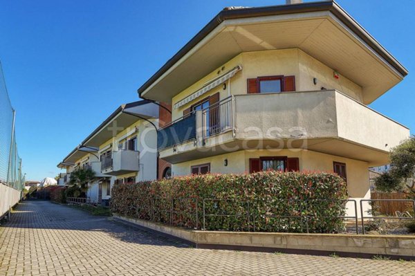 appartamento in vendita a Gallarate in zona Arnate