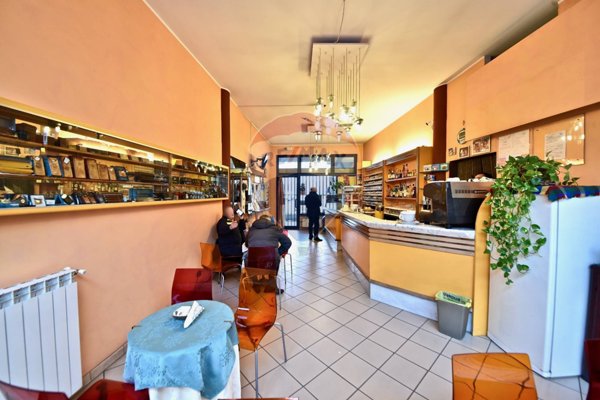 negozio in vendita a Gallarate in zona Arnate