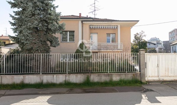 casa indipendente in vendita a Gallarate in zona Cascinetta