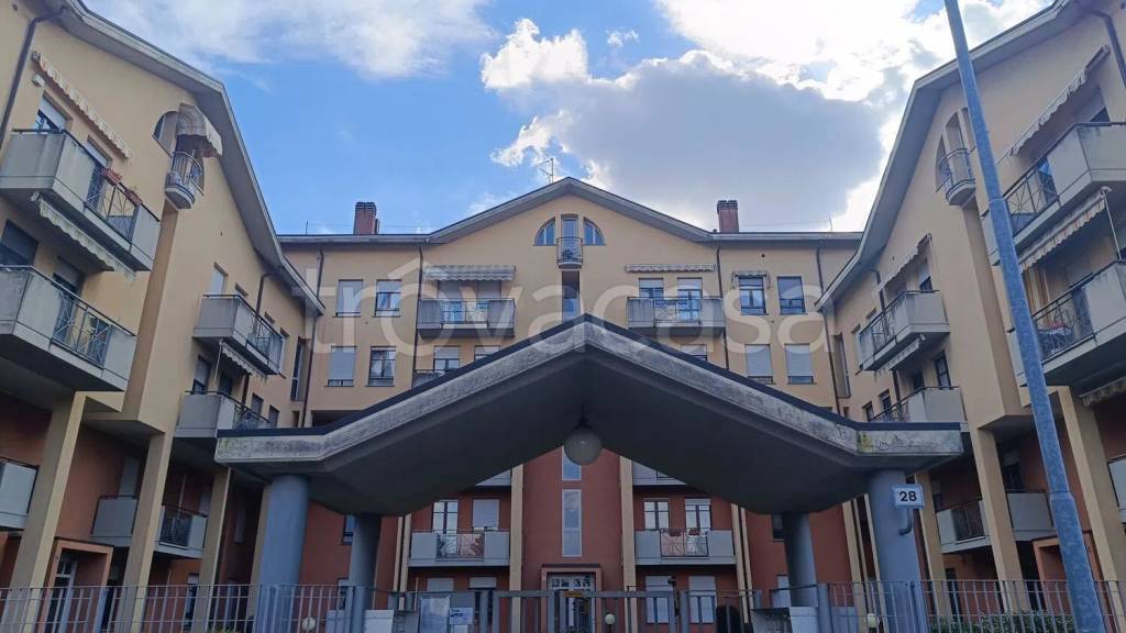 appartamento in vendita a Gallarate in zona Madonna in Campagna