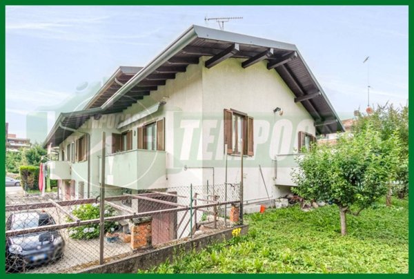 casa indipendente in vendita a Gallarate in zona Crenna