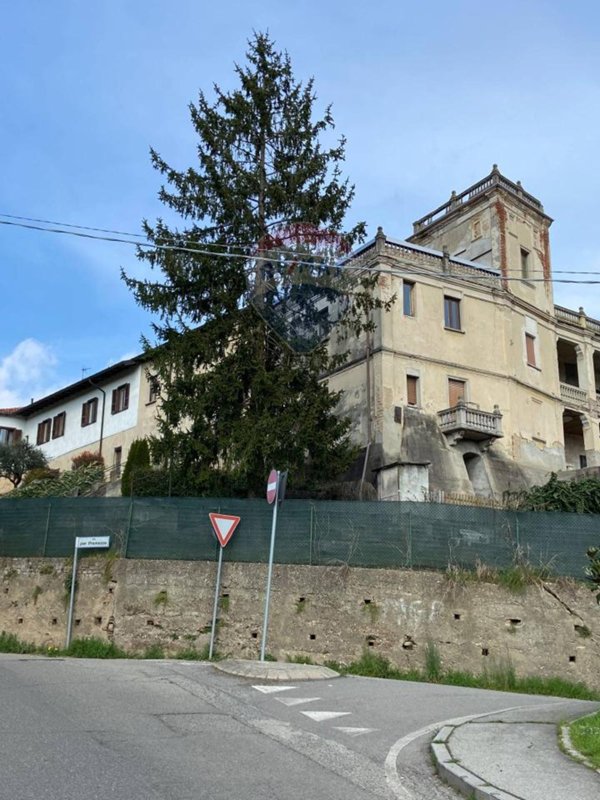 appartamento in vendita a Gallarate in zona Crenna