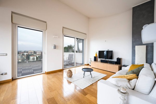 appartamento in vendita a Gallarate in zona Arnate